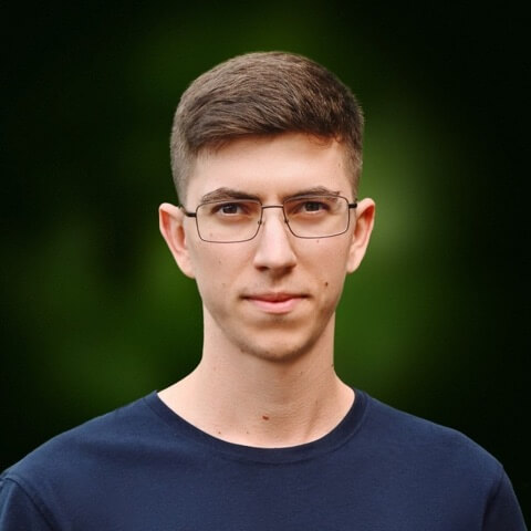 Portrait of Elisei Nicolae, founder and developer of Snapix